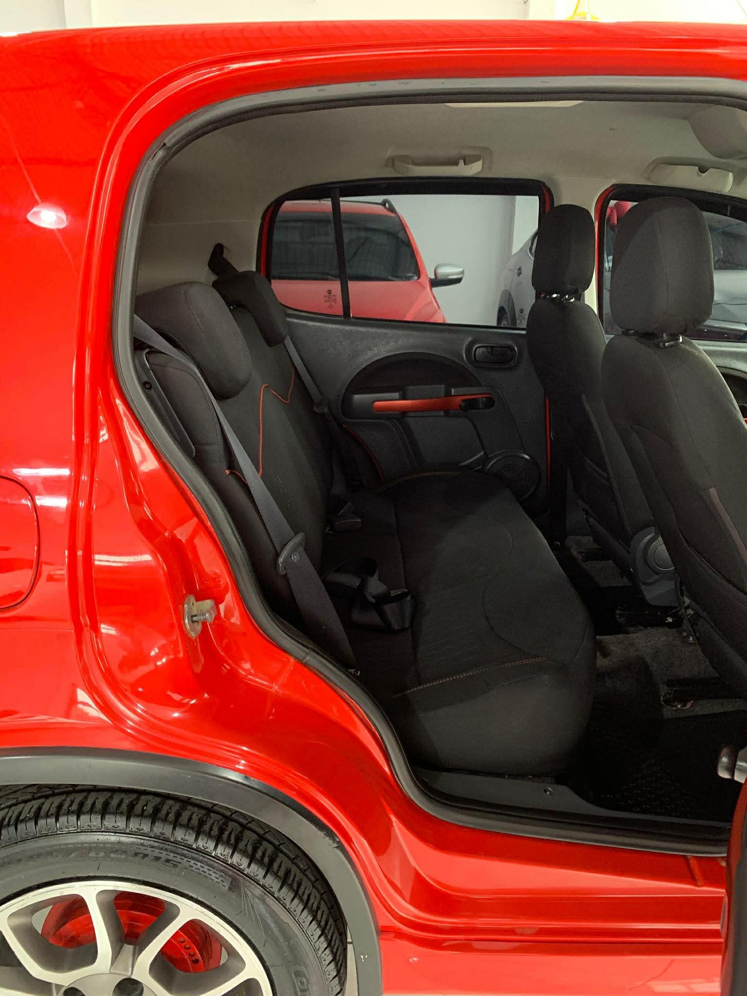 FIAT UNO SPORTING 1.4 - 2014 - Imagem 12