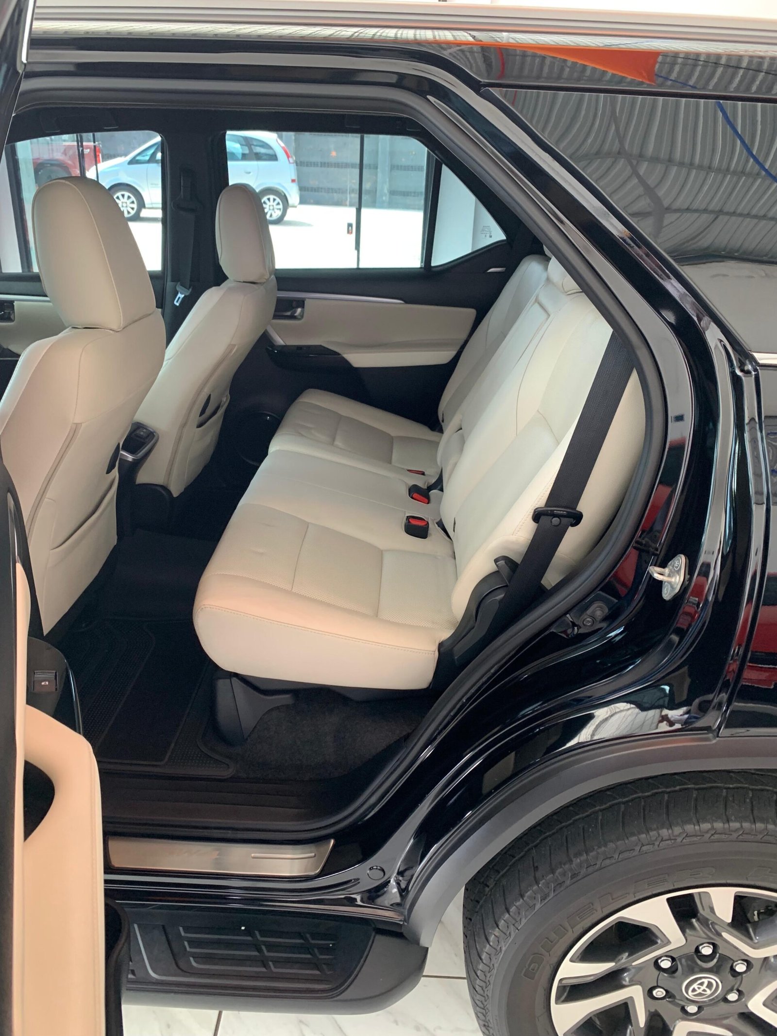 đđ TOYOTA HILUX SW4 DIAMOND 2023/2024 â DIESEL 2.8 â 204 CV â 7 LUGARES ⨠VERSĂO DIAMOND | TOPO DE LINHA | IMPECĂVEL - Imagem 13