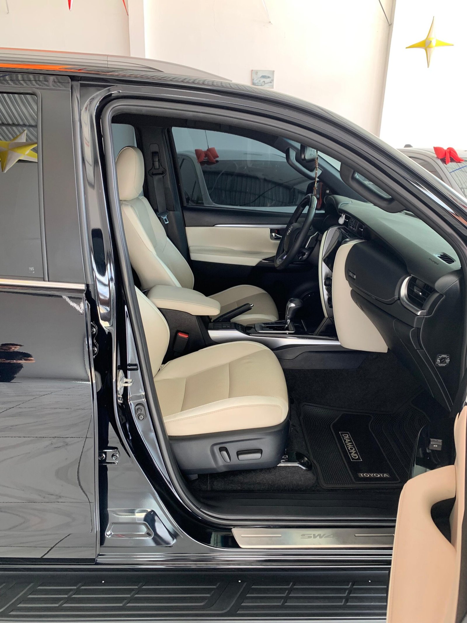 đđ TOYOTA HILUX SW4 DIAMOND 2023/2024 â DIESEL 2.8 â 204 CV â 7 LUGARES ⨠VERSĂO DIAMOND | TOPO DE LINHA | IMPECĂVEL - Imagem 18