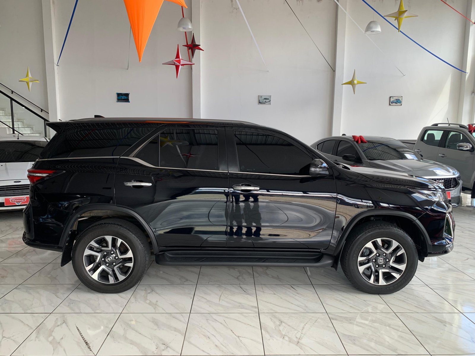 đđ TOYOTA HILUX SW4 DIAMOND 2023/2024 â DIESEL 2.8 â 204 CV â 7 LUGARES ⨠VERSĂO DIAMOND | TOPO DE LINHA | IMPECĂVEL - Imagem 5