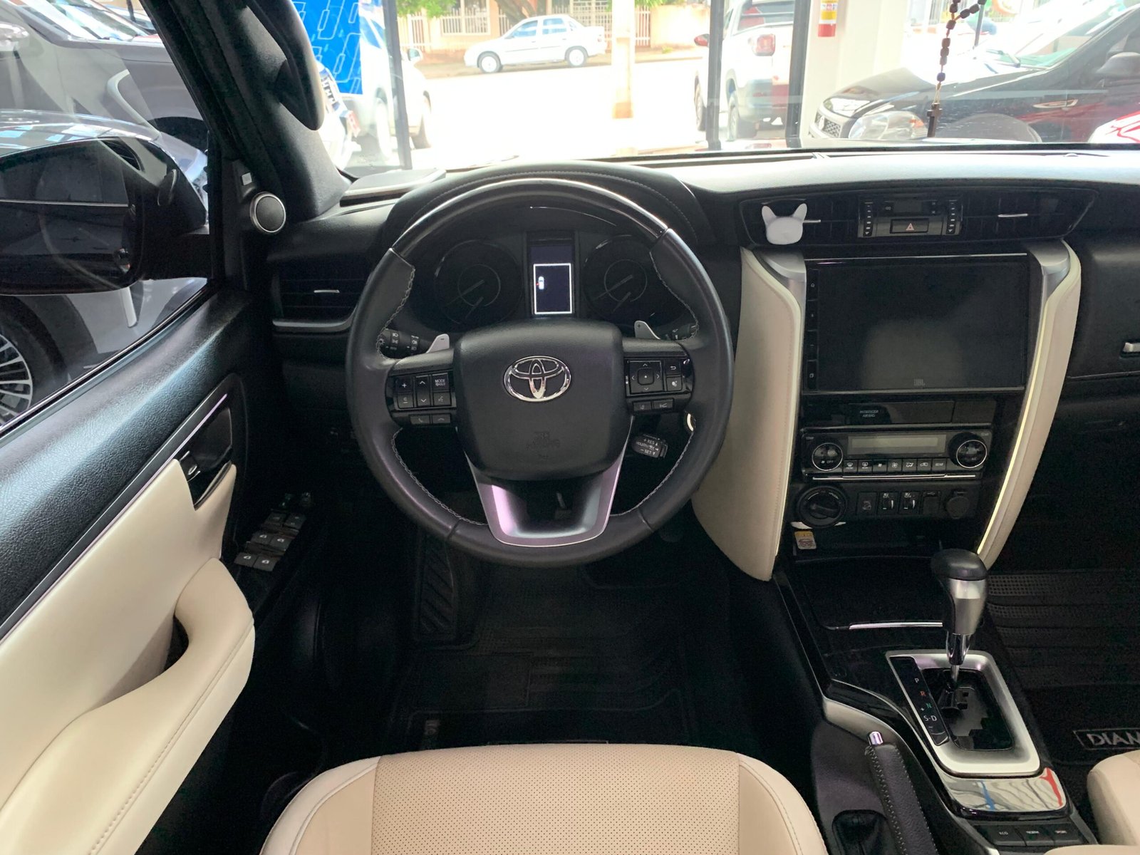 đđ TOYOTA HILUX SW4 DIAMOND 2023/2024 â DIESEL 2.8 â 204 CV â 7 LUGARES ⨠VERSĂO DIAMOND | TOPO DE LINHA | IMPECĂVEL - Imagem 10