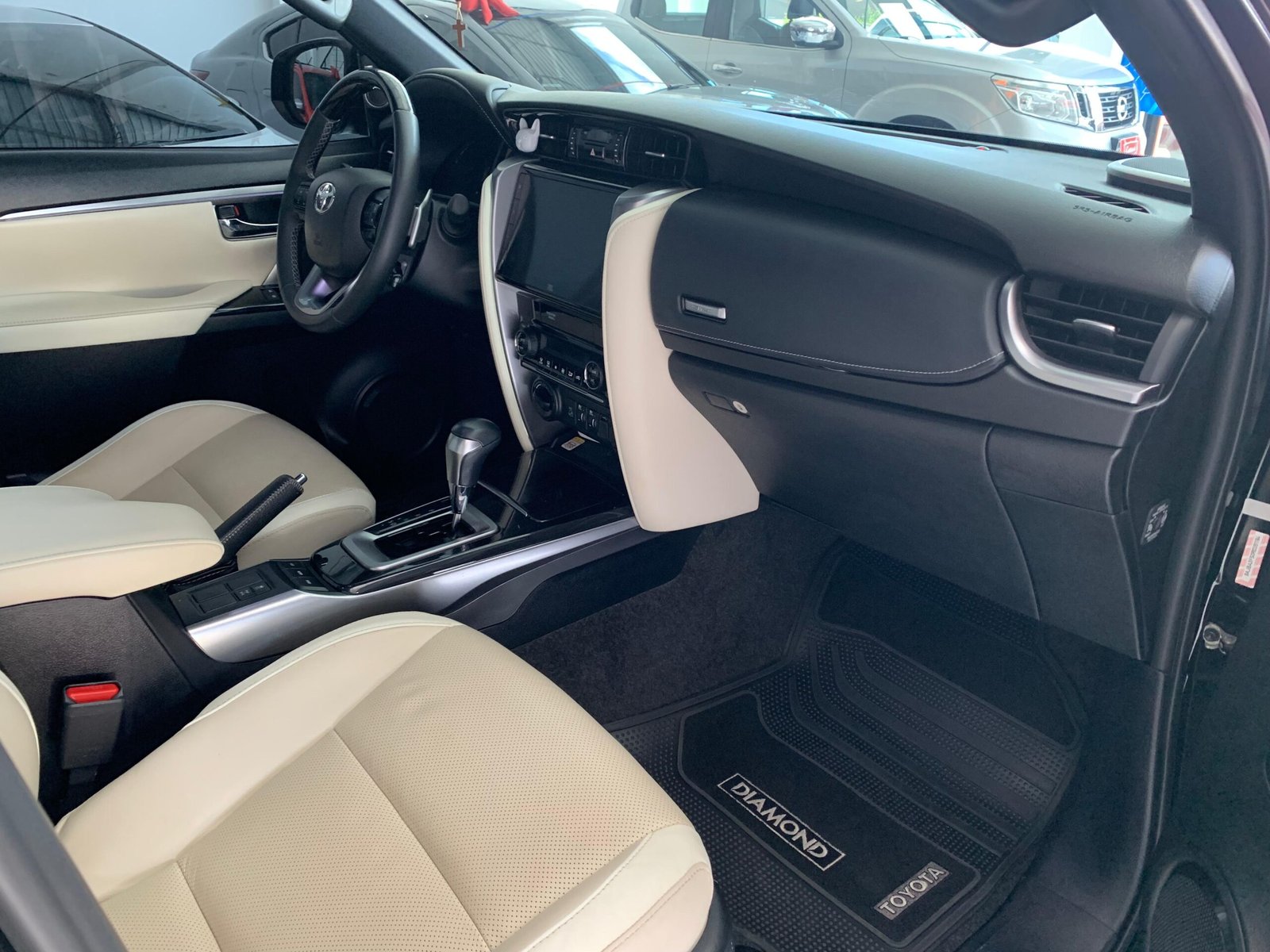 đđ TOYOTA HILUX SW4 DIAMOND 2023/2024 â DIESEL 2.8 â 204 CV â 7 LUGARES ⨠VERSĂO DIAMOND | TOPO DE LINHA | IMPECĂVEL - Imagem 19