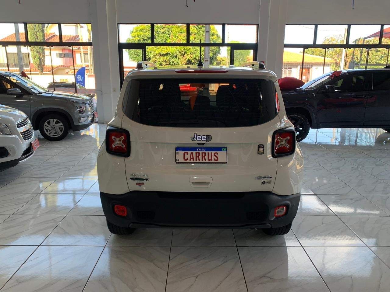 Jeep Renegade Longitude 4x4 2019 - Imagem 6