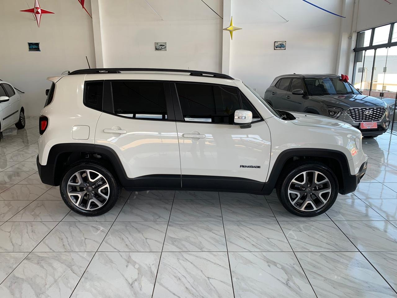 Jeep Renegade Longitude 4x4 2019 - Imagem 4