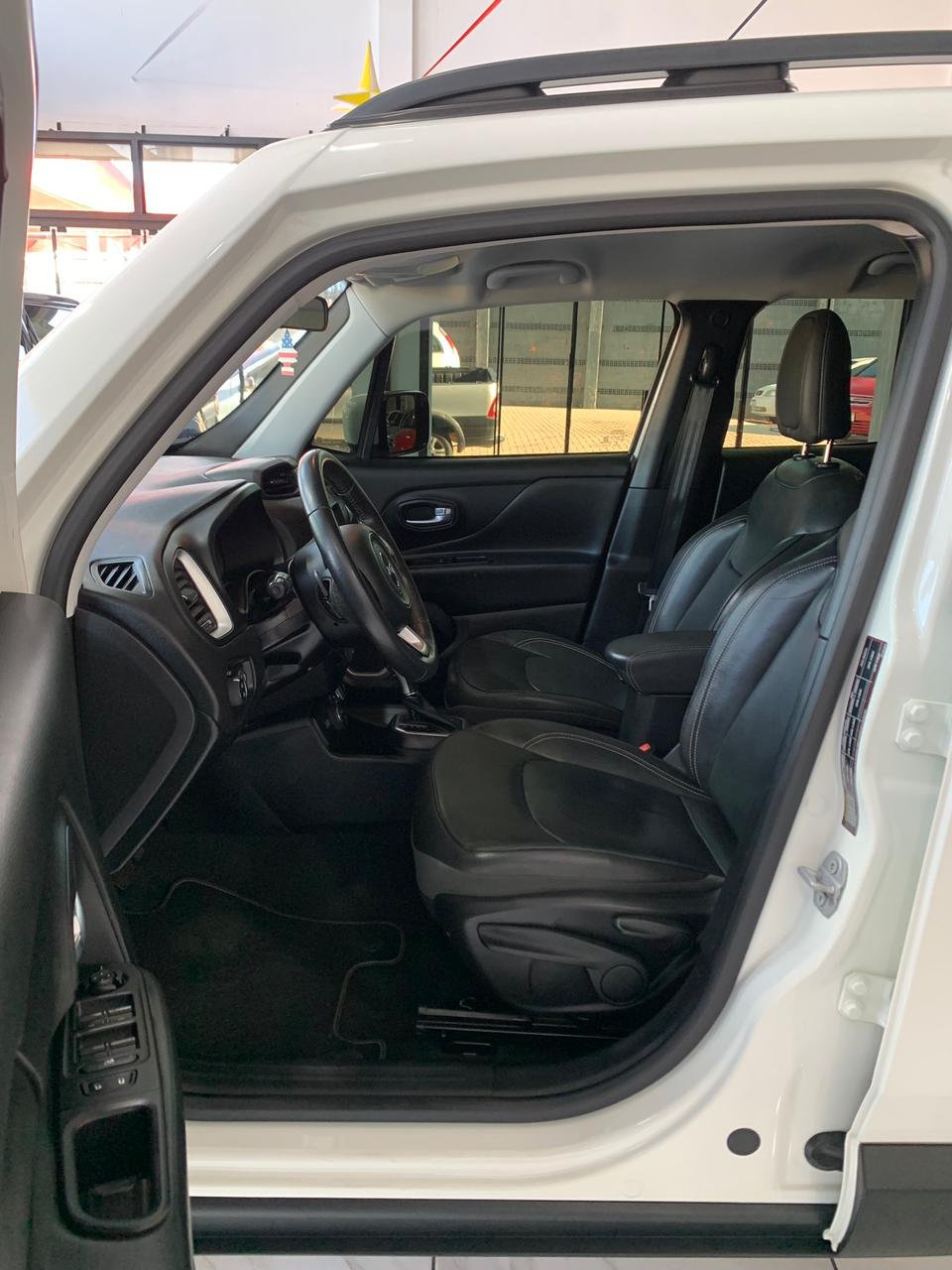 Jeep Renegade Longitude 4x4 2019 - Imagem 11
