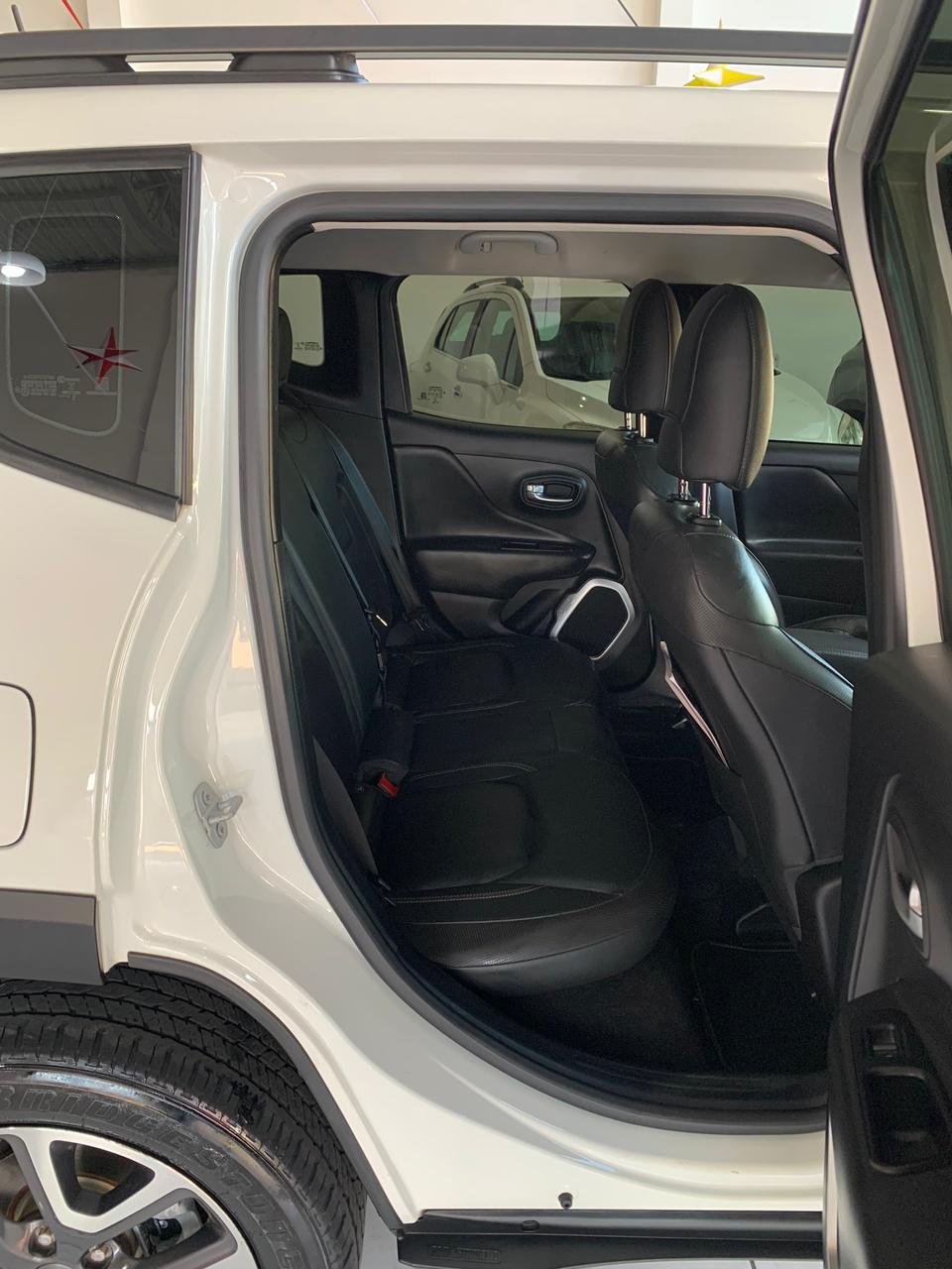 Jeep Renegade Longitude 4x4 2019 - Imagem 13