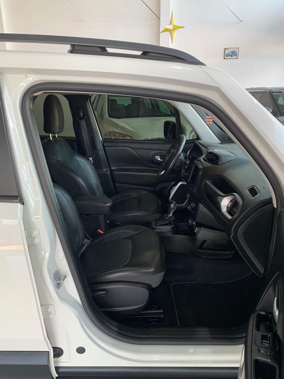 Jeep Renegade Longitude 4x4 2019 - Imagem 14