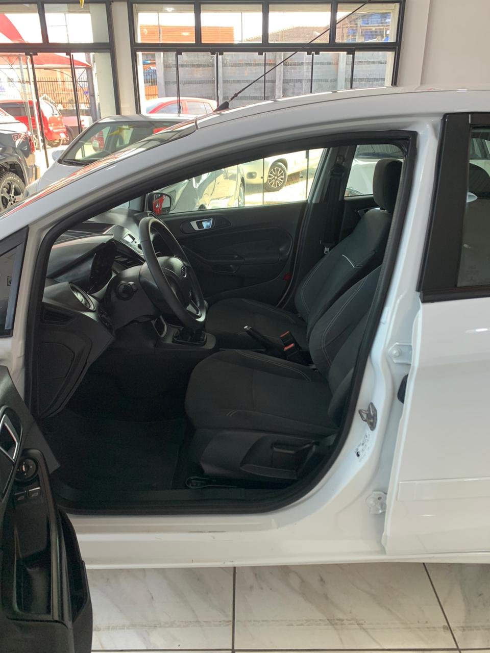 🚗 FORD NEW FIESTA SE 1.5 MANUAL 2015 🚗 - Imagem 9