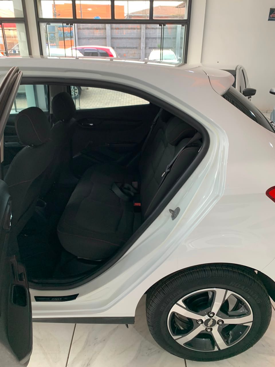 CHEV / ONIX HATCH LT 1.4 MEC - 2014 - Imagem 10