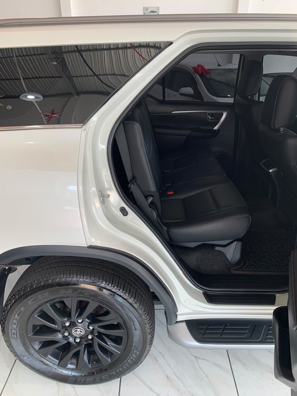🚙 Toyota Hilux SW4 SRX 4x4 2.8 Diesel 📅 2022 👥 7 lugares - Imagem 12