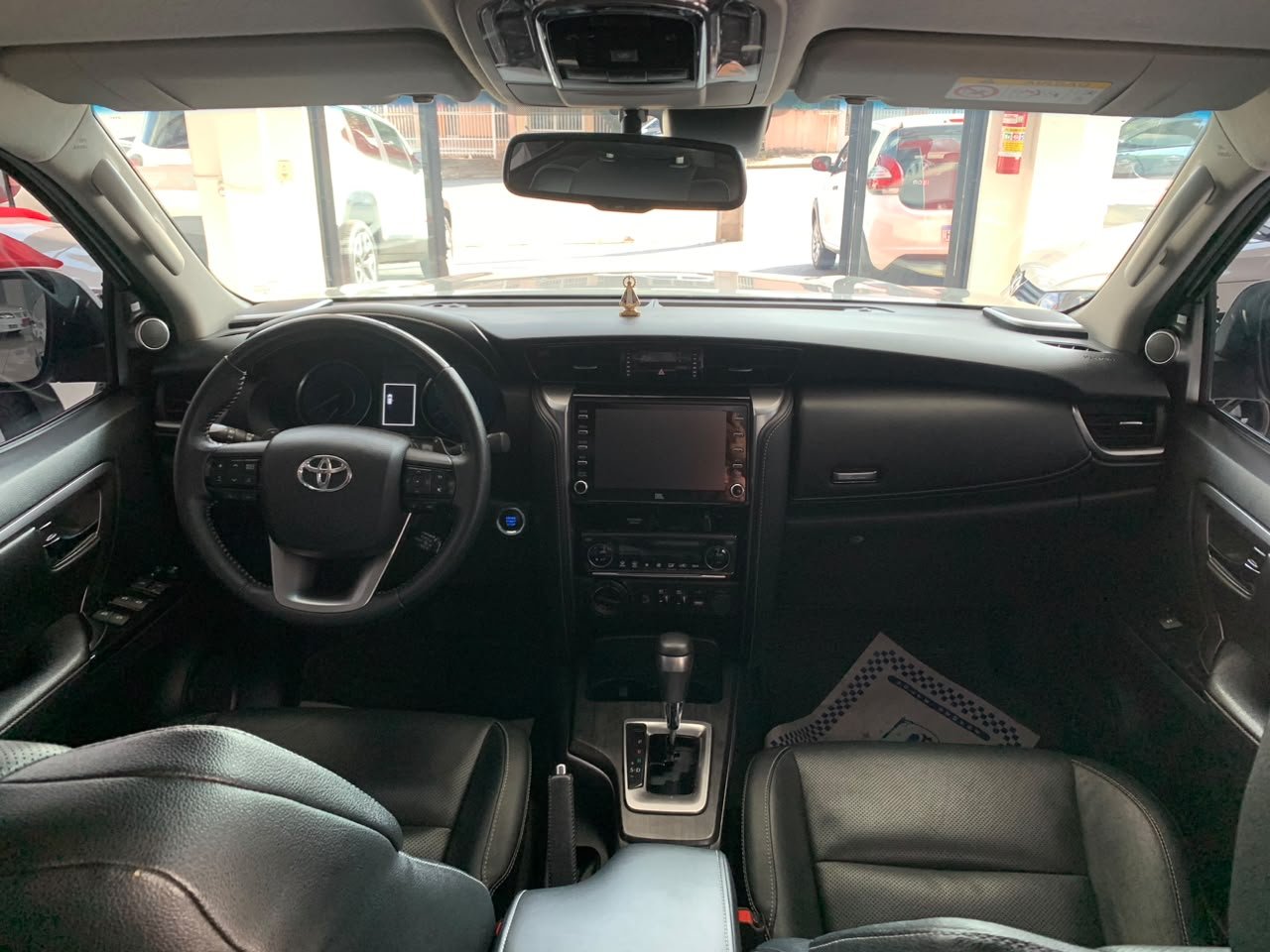 🚙 Toyota Hilux SW4 SRX 4x4 2.8 Diesel 📅 2022 👥 7 lugares - Imagem 16