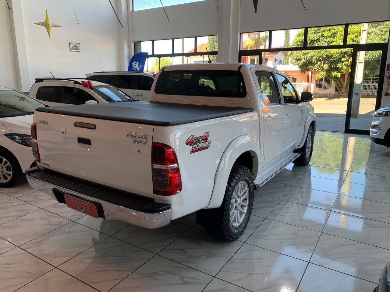 TOYOTA HILUX SRV 3.0 D-4D 4x4 TURBO DIESEL AUTOMÁTICA | 2013 🤩 - Imagem 5