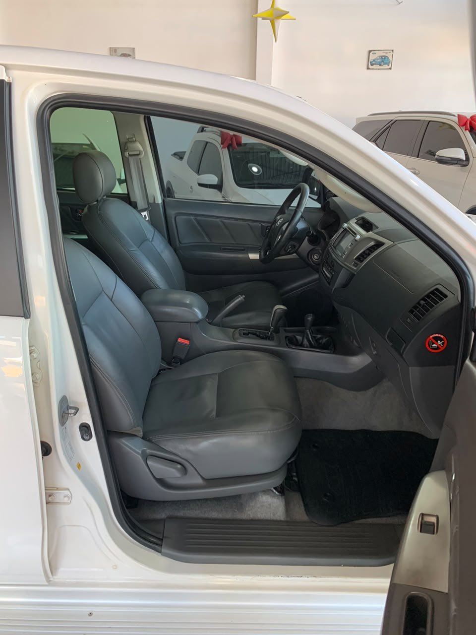 TOYOTA HILUX SRV 3.0 D-4D 4x4 TURBO DIESEL AUTOMÁTICA | 2013 🤩 - Imagem 13