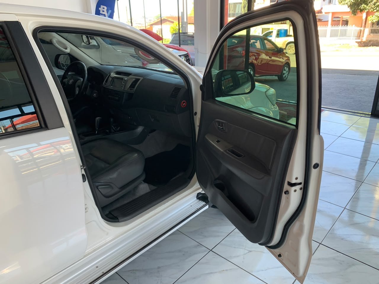 TOYOTA HILUX SRV 3.0 D-4D 4x4 TURBO DIESEL AUTOMÁTICA | 2013 🤩 - Imagem 14